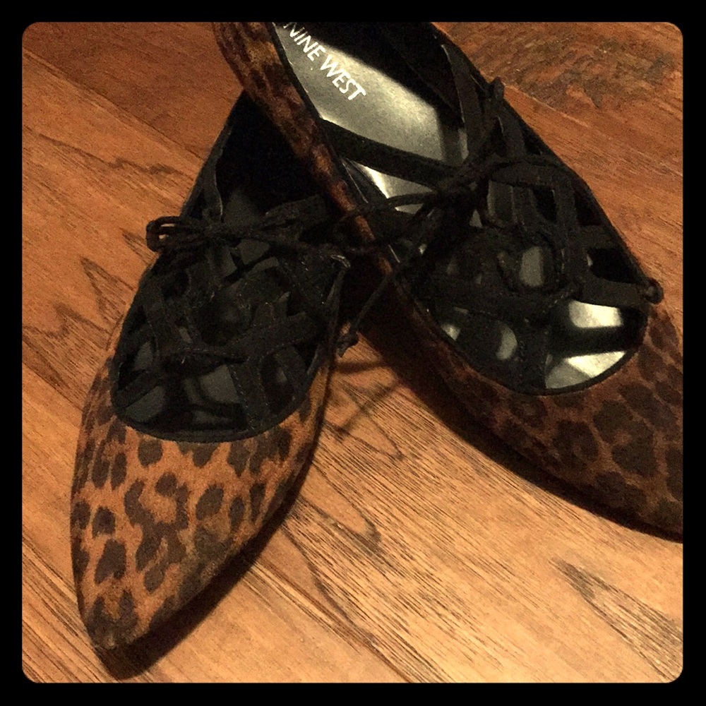 Nine West lace up pointy toe leopard flats